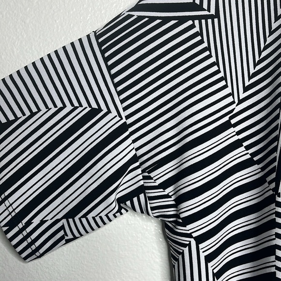 Clara Sun Woo Black White Striped Abstract Stretch Short Sleeve Blouse Size S - Picture 3 of 5